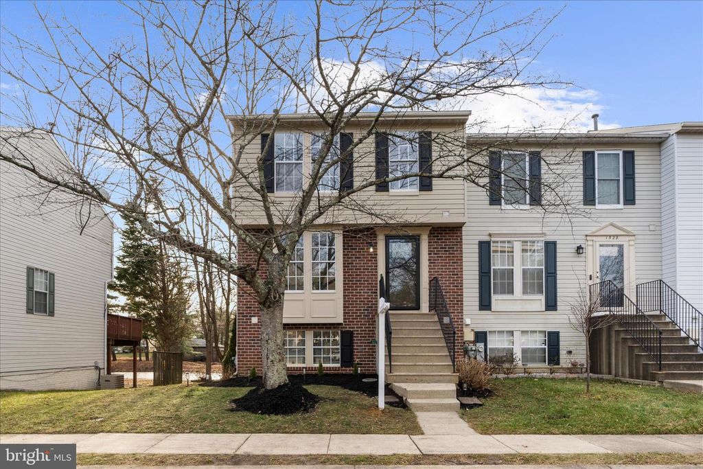 1530 FALSTONE LN, Crofton, MD 21114