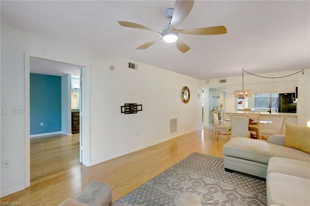 285 Naples Cove DR 1303, Naples, FL 34110