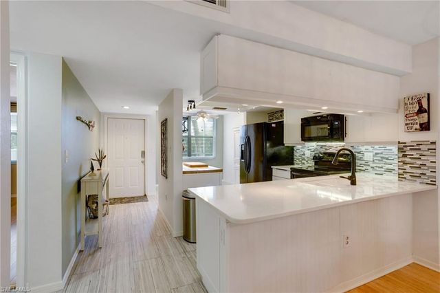 285 Naples Cove DR 1303, Naples, FL 34110