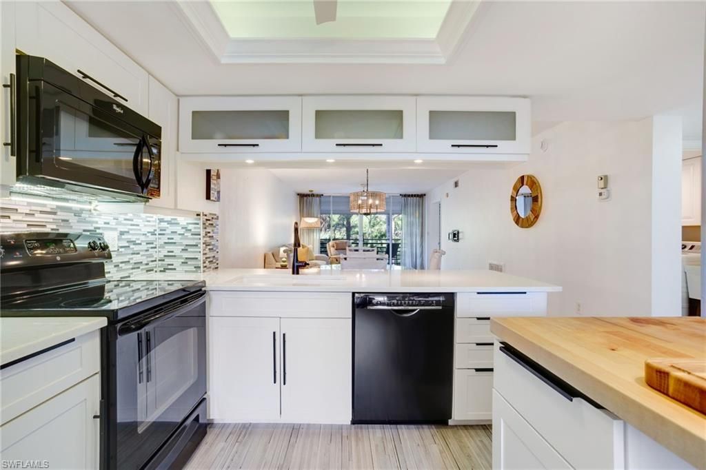 285 Naples Cove DR 1303, Naples, FL 34110