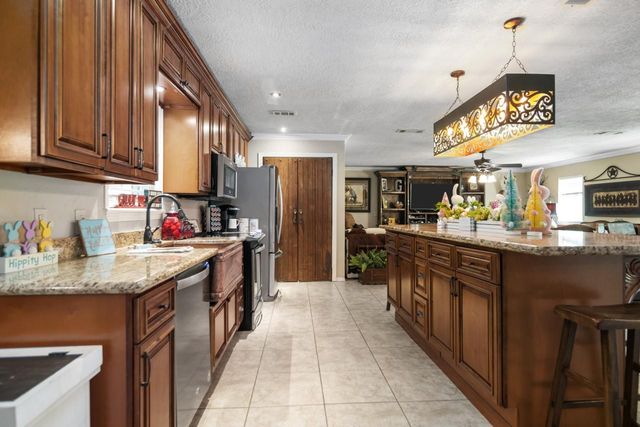 751 E Houston Street, Lovelady, TX 75851