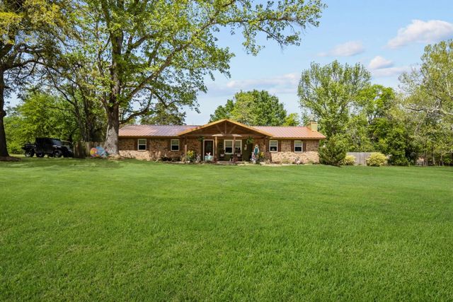 751 E Houston Street, Lovelady, TX 75851