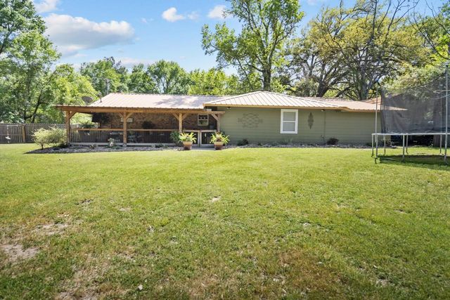 751 E Houston Street, Lovelady, TX 75851