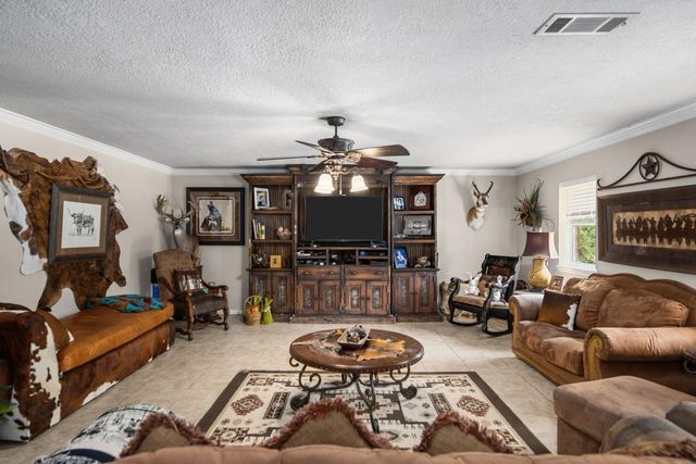 751 E Houston Street, Lovelady, TX 75851