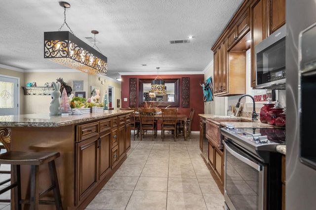 751 E Houston Street, Lovelady, TX 75851