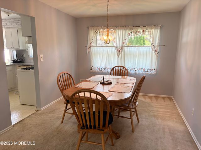 7 Coventry Court, Manalapan, NJ 07726