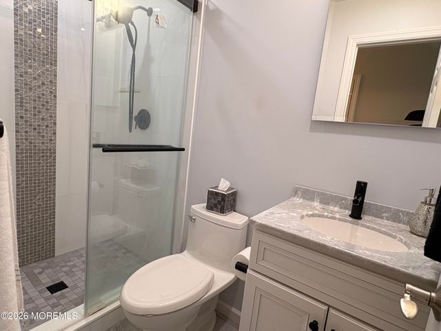 7 Coventry Court, Manalapan, NJ 07726