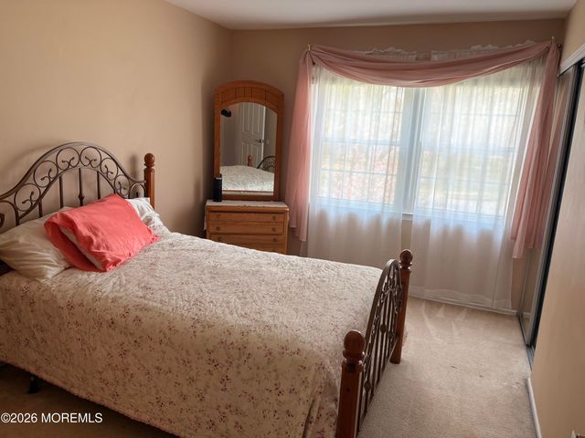 7 Coventry Court, Manalapan, NJ 07726