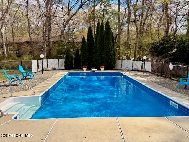 7 Coventry Court, Manalapan, NJ 07726