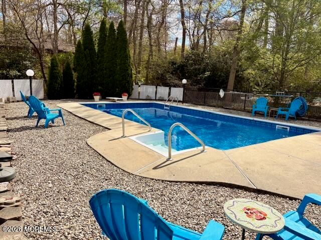 7 Coventry Court, Manalapan, NJ 07726