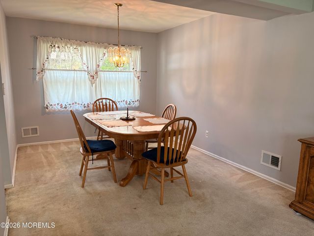 7 Coventry Court, Manalapan, NJ 07726