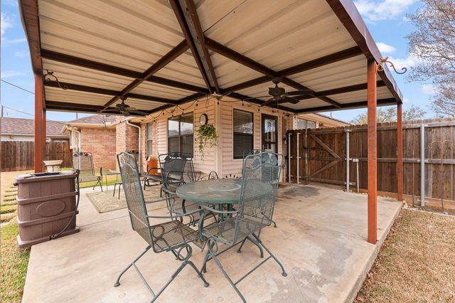 551 Sandgate Drive, Burleson, TX 76028