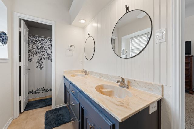 551 Sandgate Drive, Burleson, TX 76028