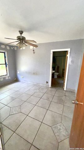 3703 S PINE ST, San Antonio, TX 78223