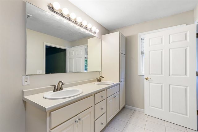 500 Mendon Road 11, Cumberland, RI 02864