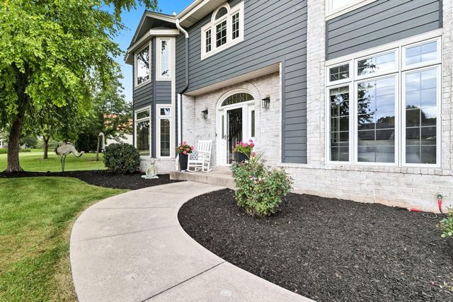 5130 S Nicolet DRIVE, New Berlin, WI 53151