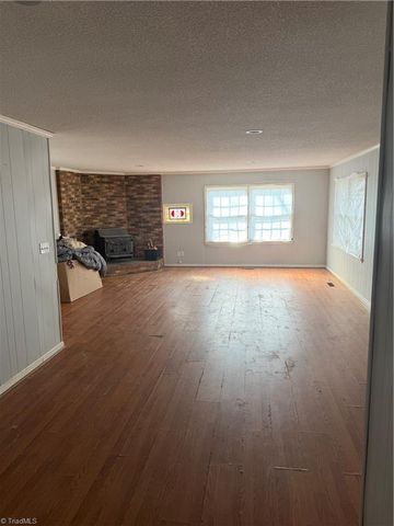 1142 Manning Street, Eden, NC 27288