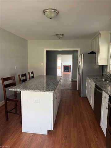 1142 Manning Street, Eden, NC 27288