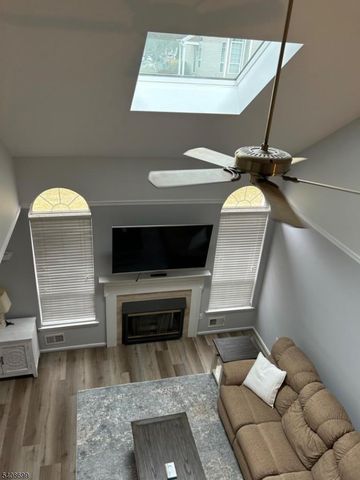 24 Daisy Ct, Readington Twp., NJ 08889