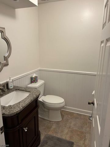 24 Daisy Ct, Readington Twp., NJ 08889