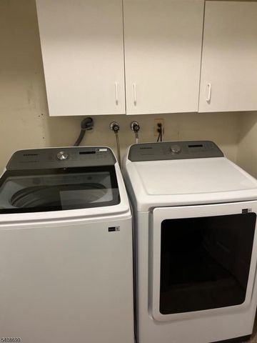 24 Daisy Ct, Readington Twp., NJ 08889