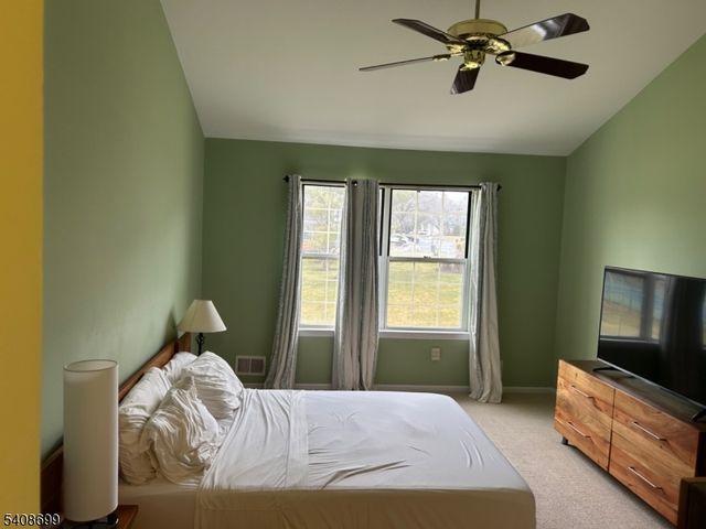 24 Daisy Ct, Readington Twp., NJ 08889