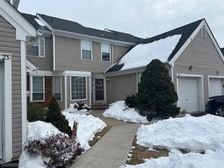 24 Daisy Ct, Readington Twp., NJ 08889