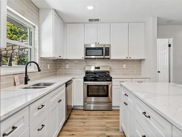 6000 19TH STREET NE, St Petersburg, FL 33703