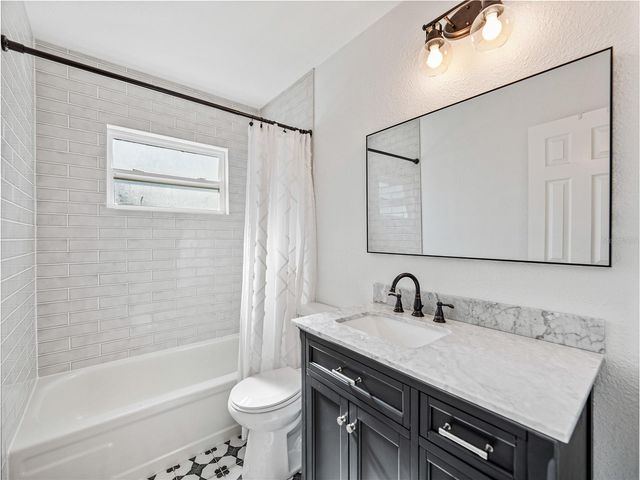 6000 19TH STREET NE, St Petersburg, FL 33703