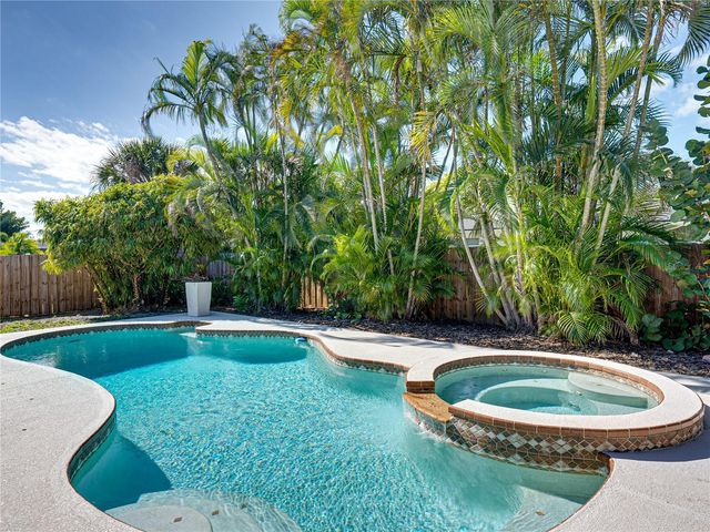 6000 19TH STREET NE, St Petersburg, FL 33703