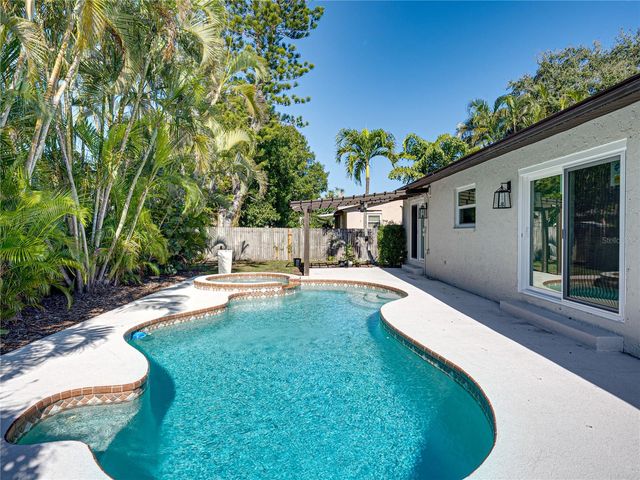 6000 19TH STREET NE, St Petersburg, FL 33703