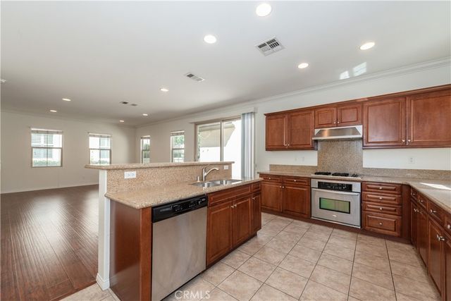 165 Pathway, Irvine, CA 92618