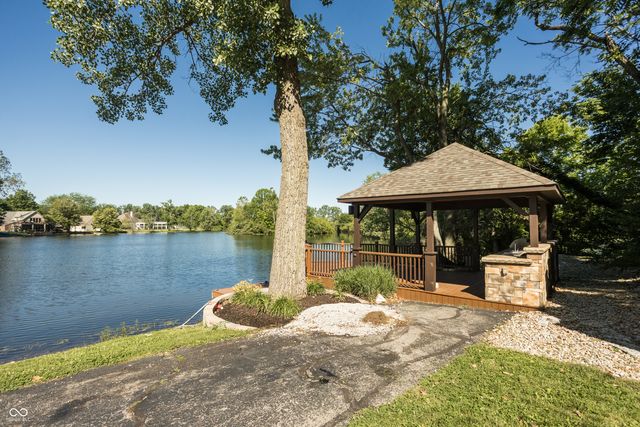 8641 Fawn Lake Circle, Indianapolis, IN 46278