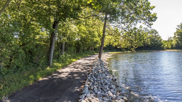 8641 Fawn Lake Circle, Indianapolis, IN 46278