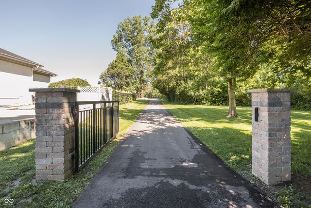 8641 Fawn Lake Circle, Indianapolis, IN 46278