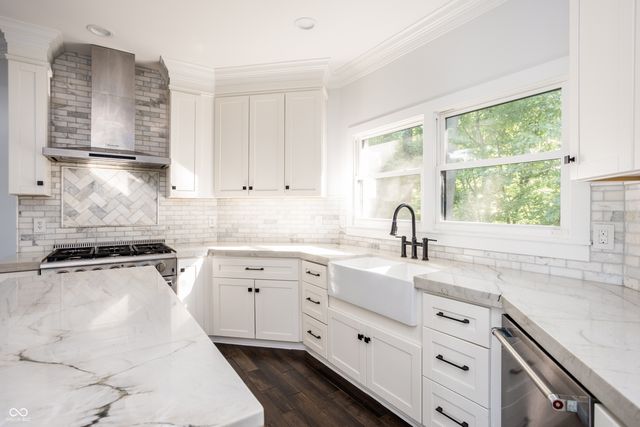 8641 Fawn Lake Circle, Indianapolis, IN 46278
