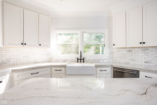 8641 Fawn Lake Circle, Indianapolis, IN 46278