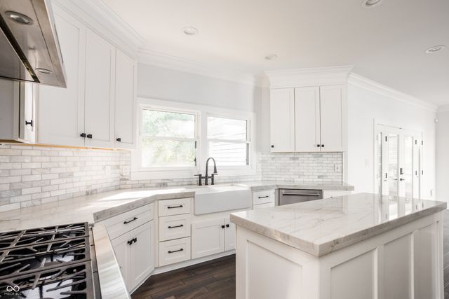 8641 Fawn Lake Circle, Indianapolis, IN 46278