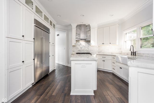 8641 Fawn Lake Circle, Indianapolis, IN 46278