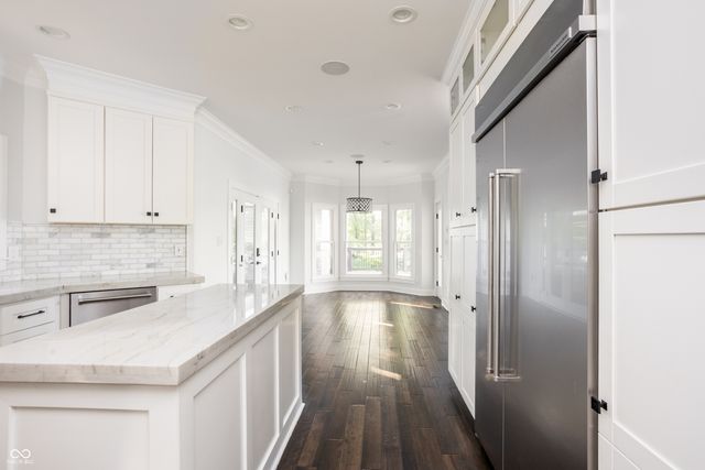 8641 Fawn Lake Circle, Indianapolis, IN 46278