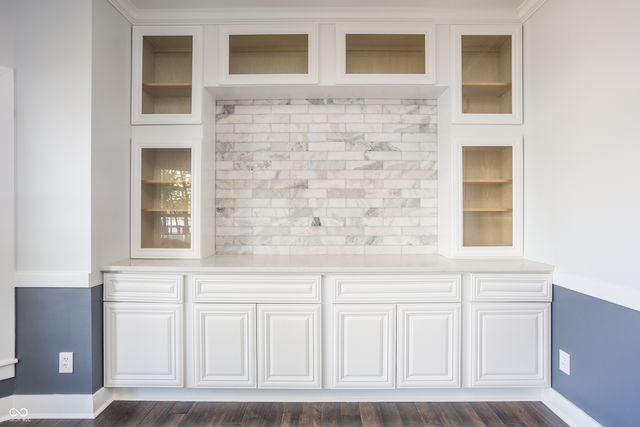 8641 Fawn Lake Circle, Indianapolis, IN 46278