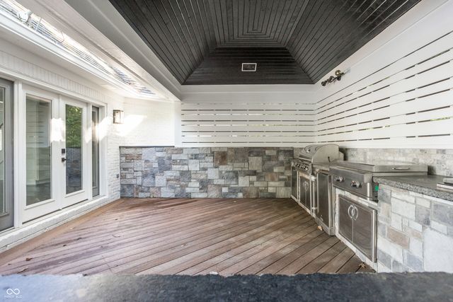 8641 Fawn Lake Circle, Indianapolis, IN 46278