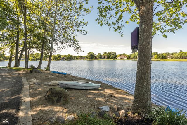 8641 Fawn Lake Circle, Indianapolis, IN 46278