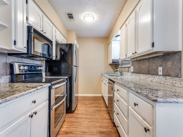 8028 Berrybrook Drive, Watauga, TX 76148