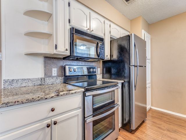 8028 Berrybrook Drive, Watauga, TX 76148