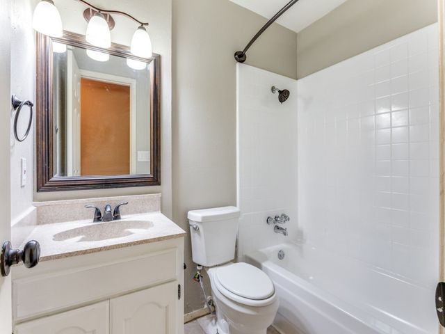 8028 Berrybrook Drive, Watauga, TX 76148