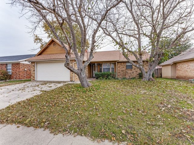 8028 Berrybrook Drive, Watauga, TX 76148