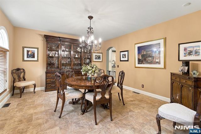 21 Pine Hill Road, Mahwah, NJ 07430
