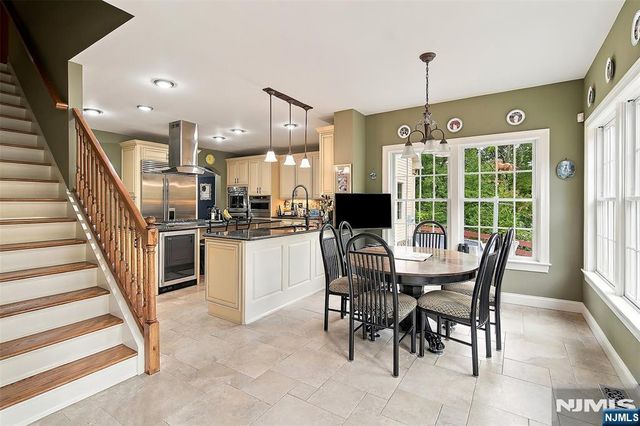 21 Pine Hill Road, Mahwah, NJ 07430