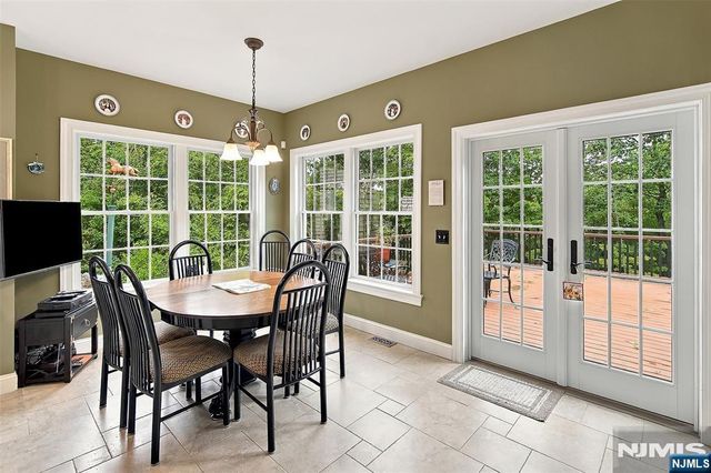 21 Pine Hill Road, Mahwah, NJ 07430